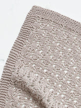 Indlæs billede til gallerivisning Babytæppe med hulmønster