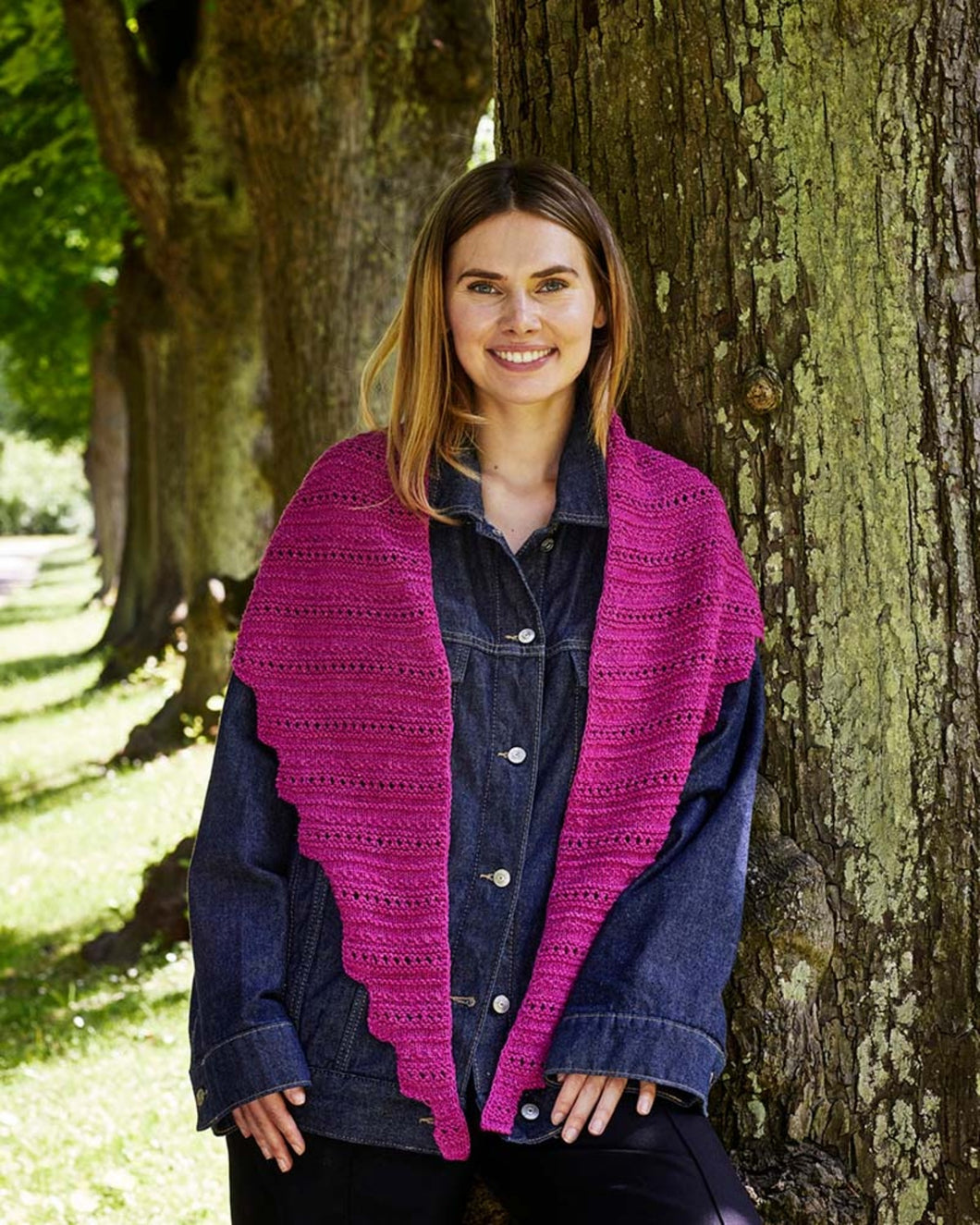 Luna sjal med struktur og hulrækker