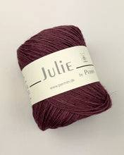 Indlæs billede til gallerivisning Julie
